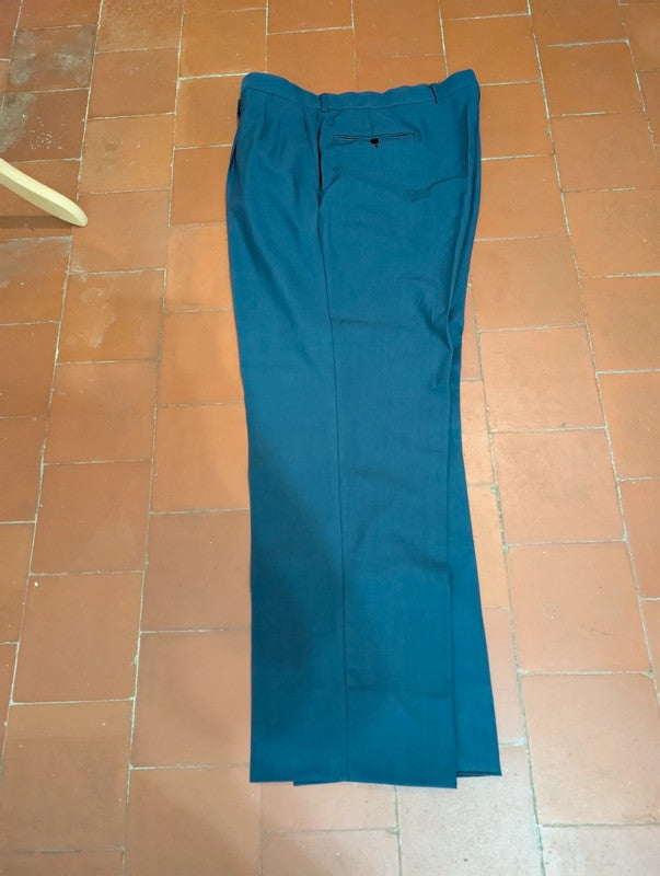 Classique costume bleu en laine légère