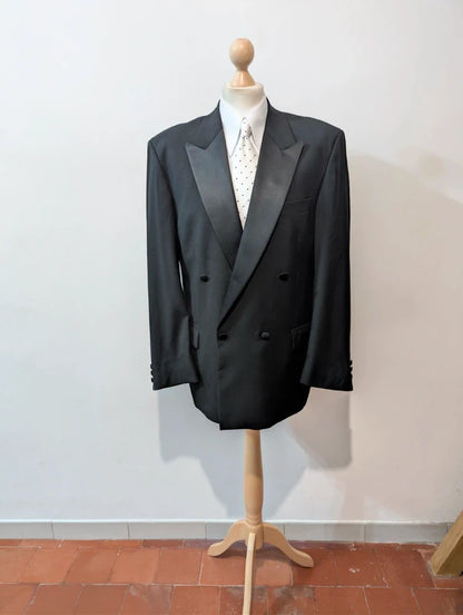 Klassischer zweireihiger Smokinganzug