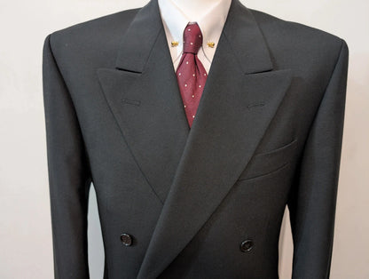 Sombre costume croisé noir en laine froide