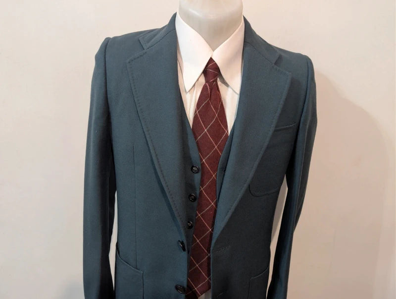 Prächtiger dreiteiliger marineblauer Wollanzug