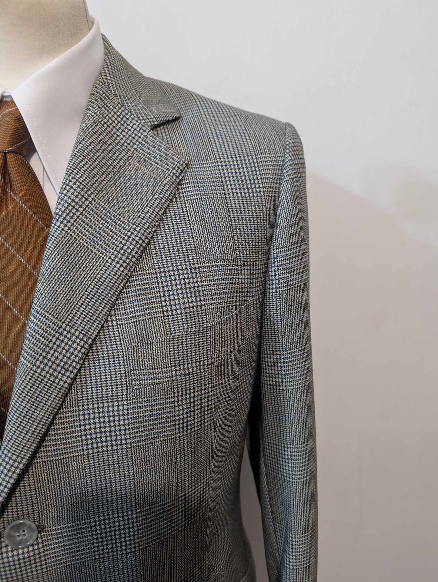 Excellent costume bespoke français