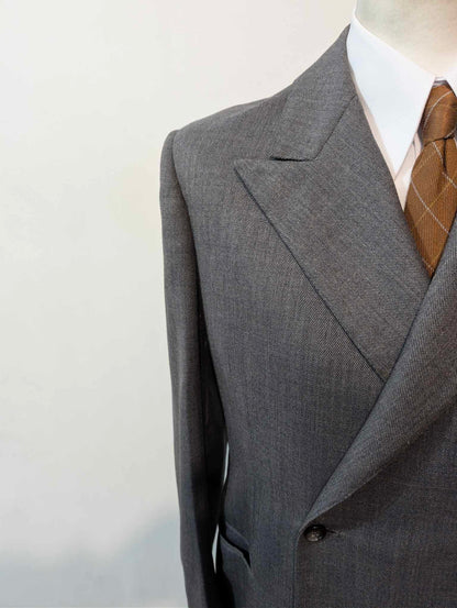 Außergewöhnlicher, zweireihiger grauer Wollanzug