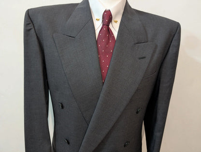 Légendaire costume croisé gris en laine froide