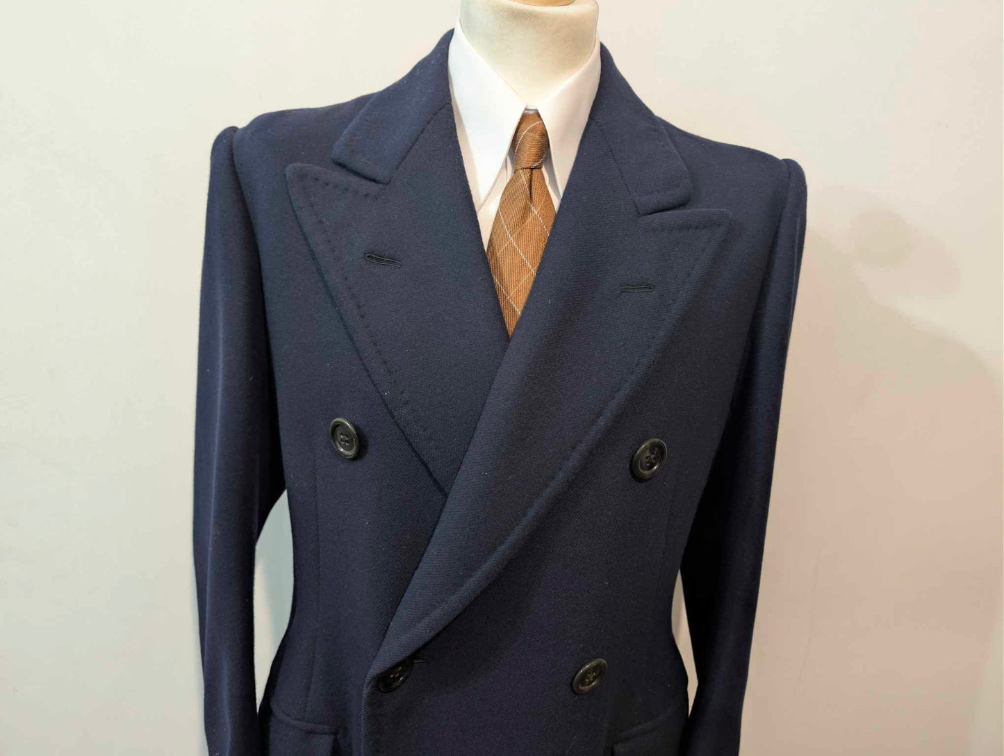 Legendärer marineblauer Zweireihermantel