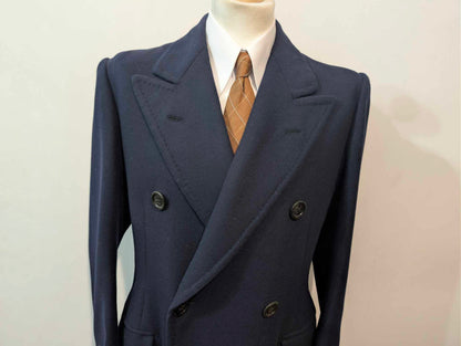 Legendärer marineblauer Zweireihermantel