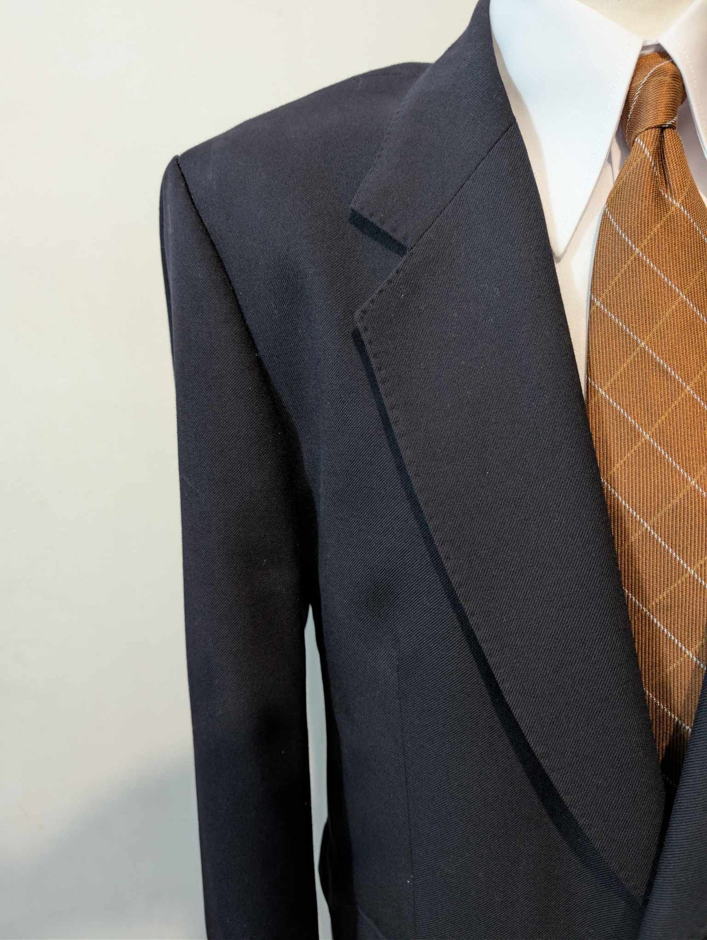 Classique costume bleu marine en laine