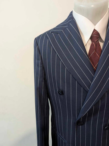 Fabelhafter zweireihiger Nadelstreifenanzug aus Wolle