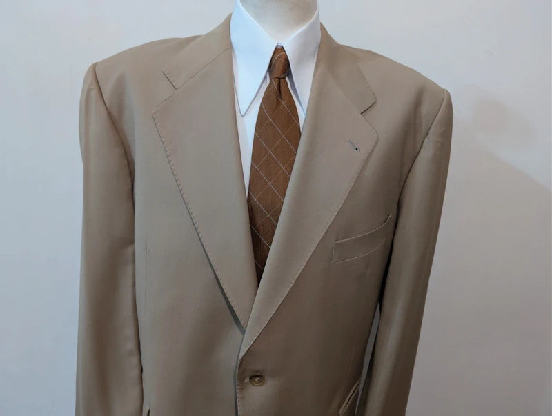 Giant beige sand wool costume