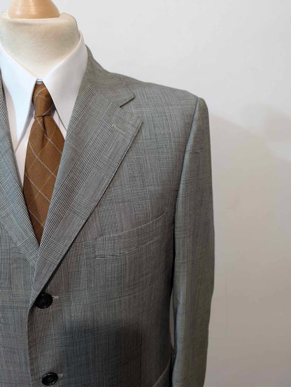 Classique costume de couleur gris en laine