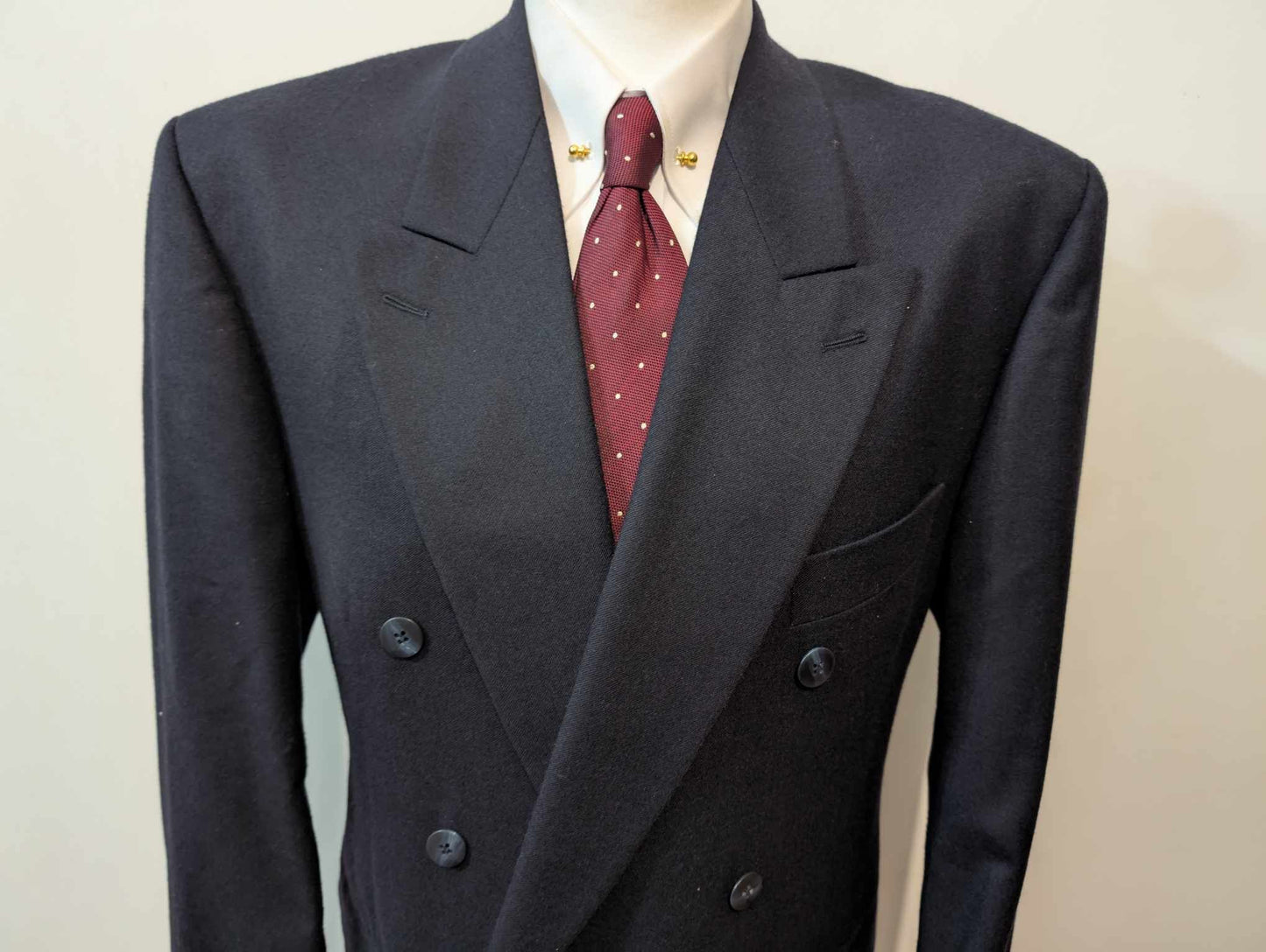 Élégant costume croisé bleu marine en flanelle de laine