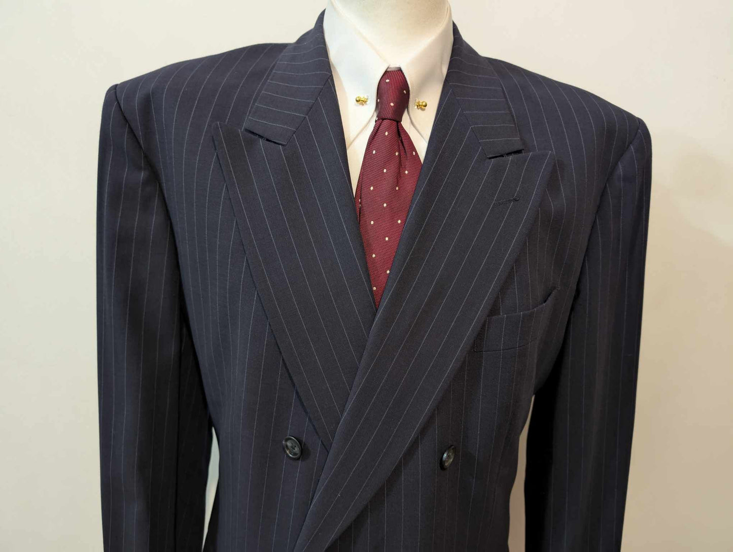 Exceptionnel costume croisé pinstripe en laine froide