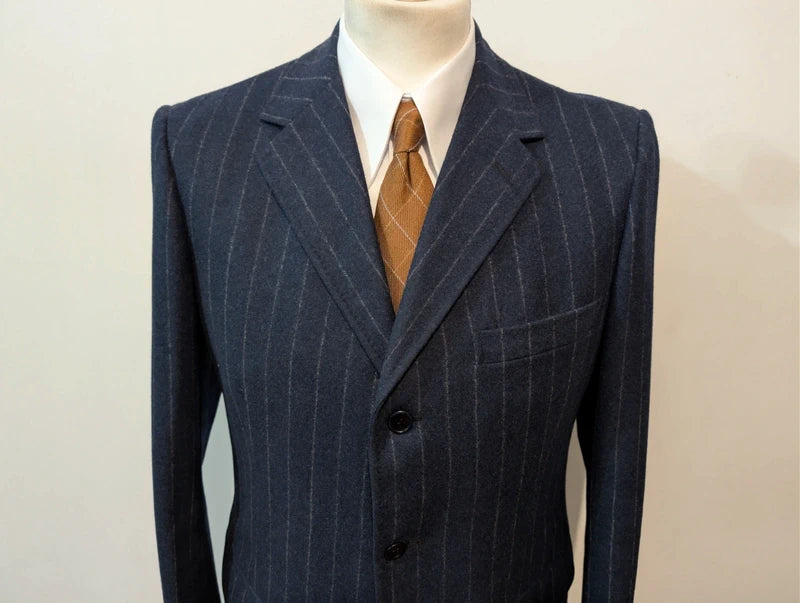 Unglaublicher schwerer Flanellanzug mit Kreidestreifen