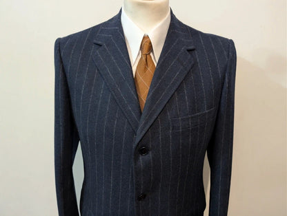 Unglaublicher schwerer Flanellanzug mit Kreidestreifen