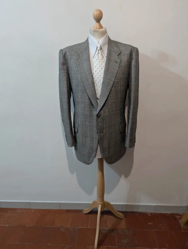 Géant costume gris en prince de Galles