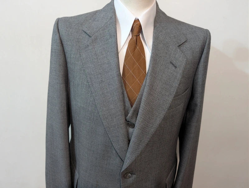 Élégant costume 3 pièces gris en laine