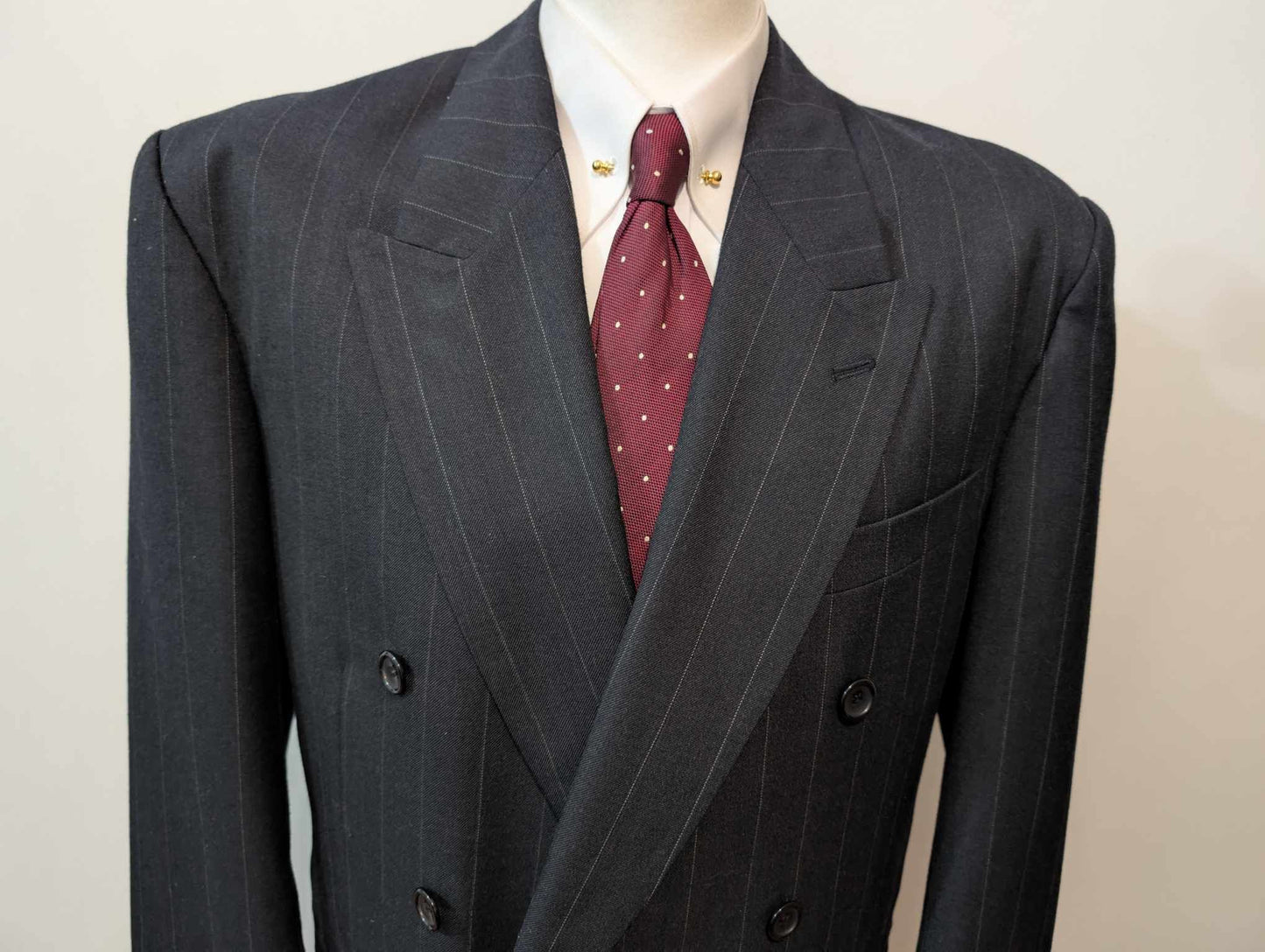 Effrayant costume croisé chalkstripe en laine