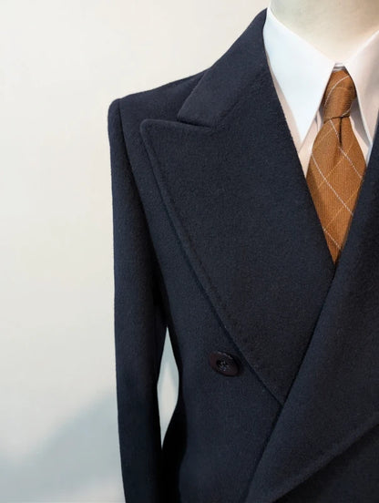 Fabelhafter marineblauer zweireihiger Mantel