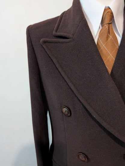 Eleganter, braun-violetter, zweireihiger Damenmantel