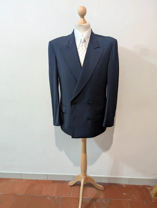 Classique costume croisé bleu marine