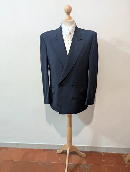 Classique costume croisé bleu marine