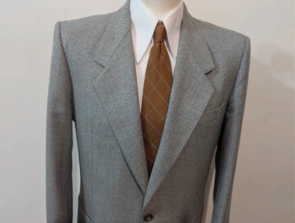 Schöner grauer Wollanzug