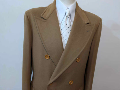 Heller, kamelfarbener, zweireihiger Wollmantel