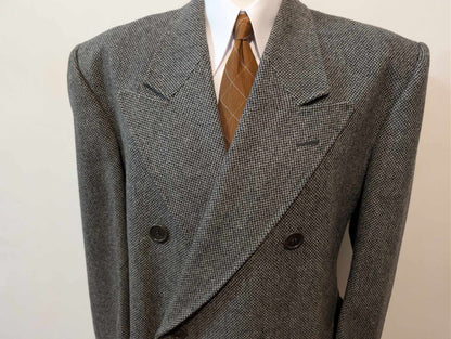 Géant manteau croisé de couleur gris en laine