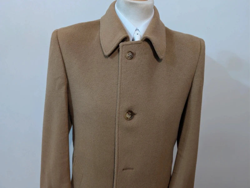 Heller Kamelwollmantel