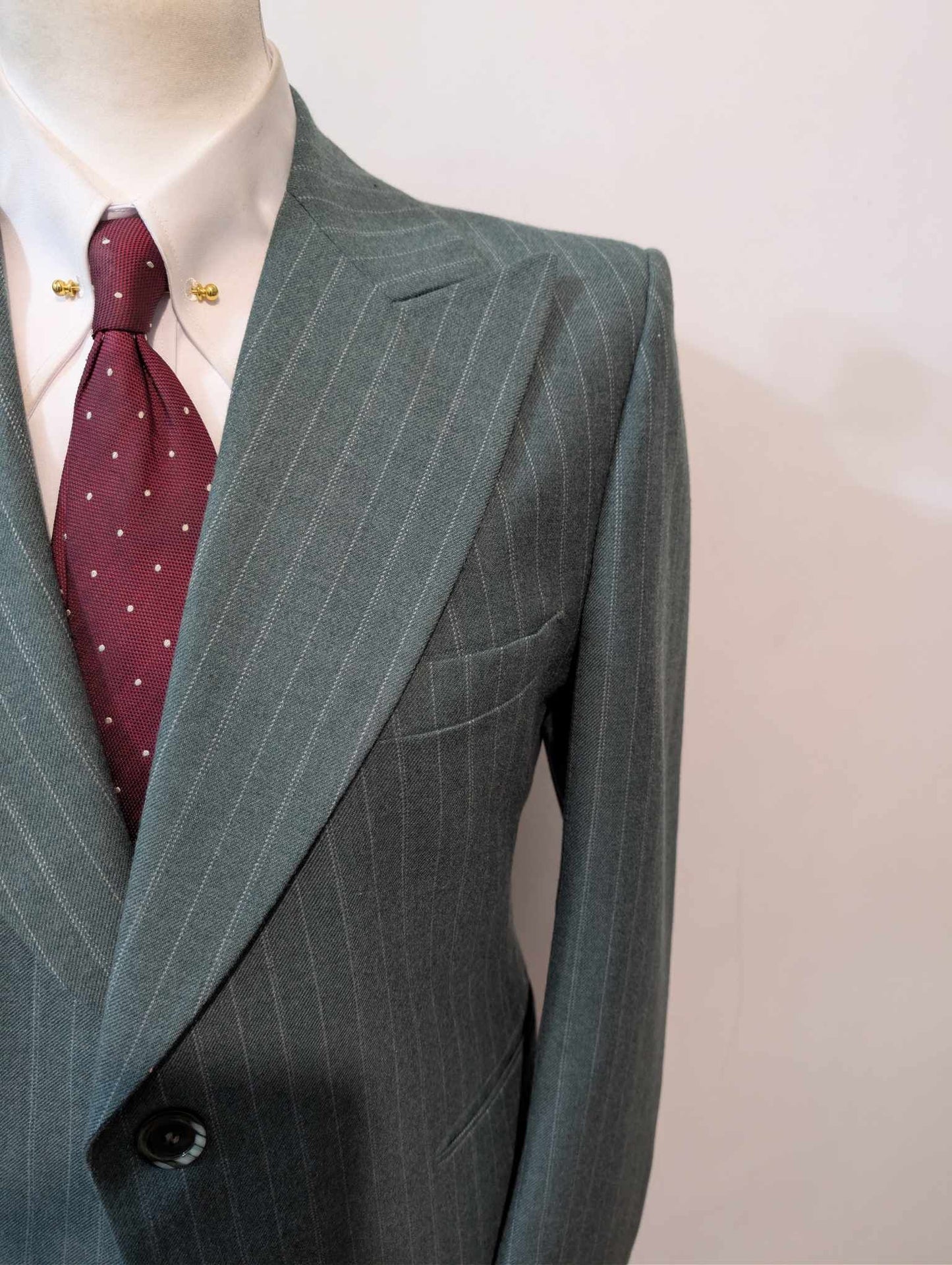 Redoutable costume pinstripe vert en flanelle