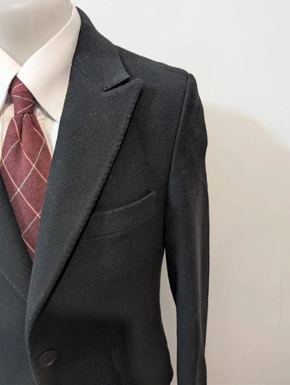 Petit manteau noir en laine