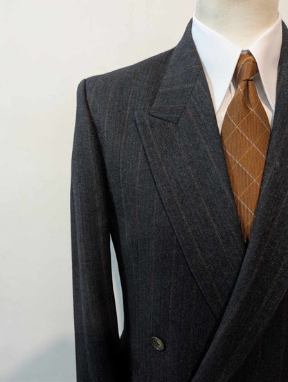 Méchant costume croisé chalkstripe en flanelle de laine