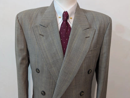 Élégant costume croisé gris en laine