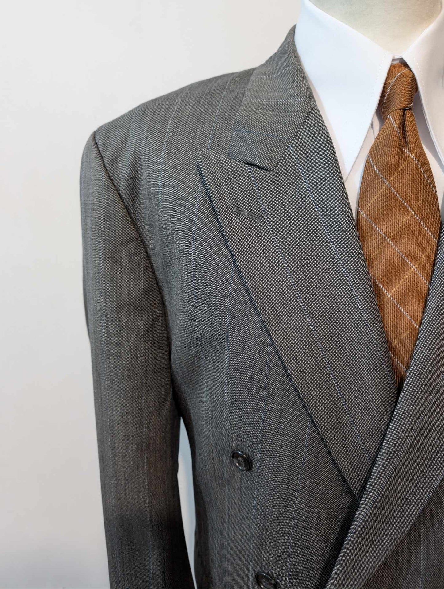 Spectaculaire costume croisé gris en laine