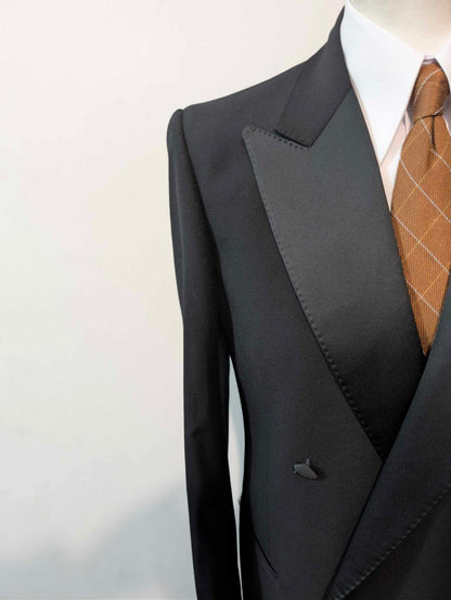 Fabelhafter zweireihiger Woll-Smoking