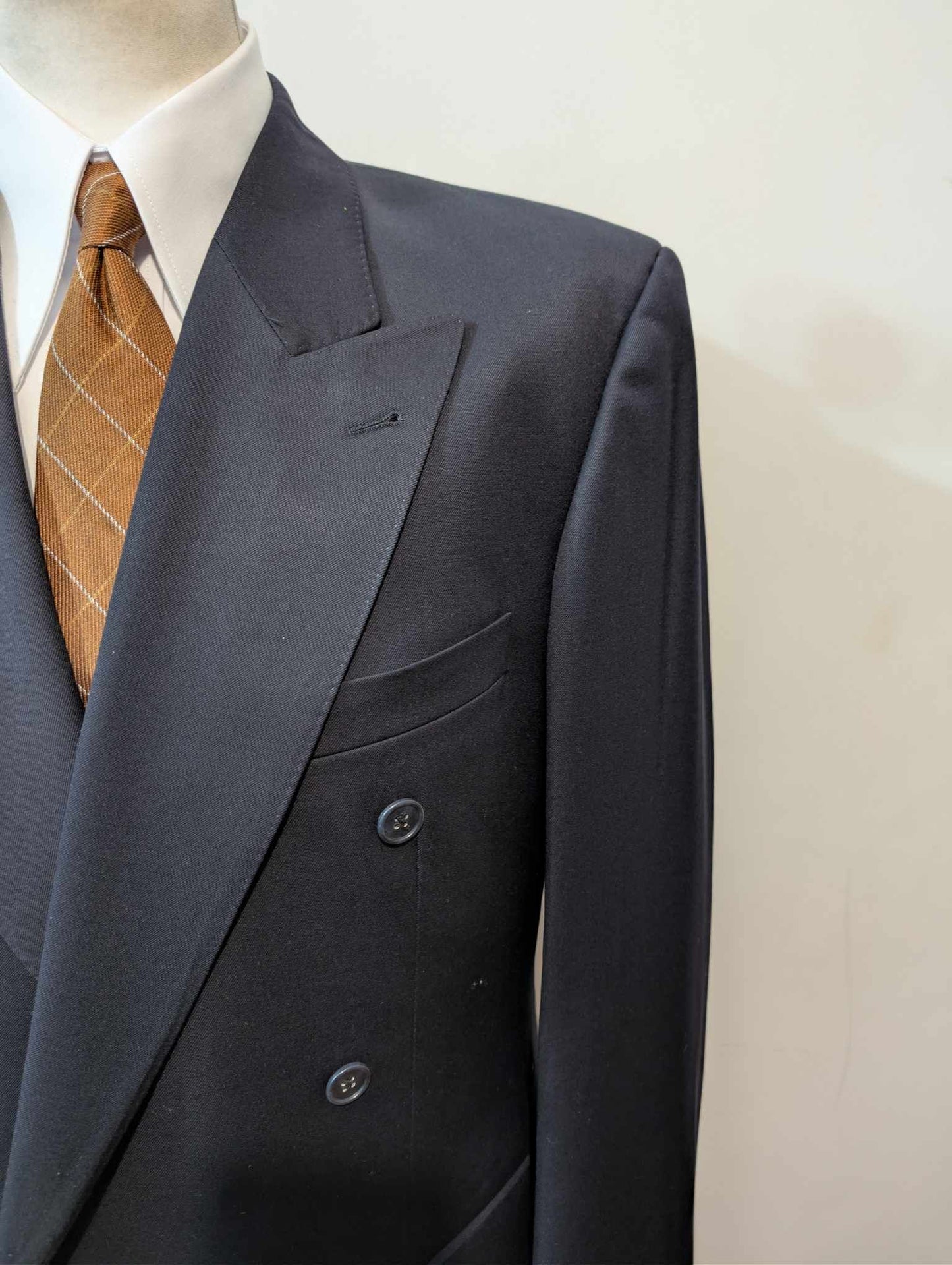 Magnifique costume croisé bleu marine