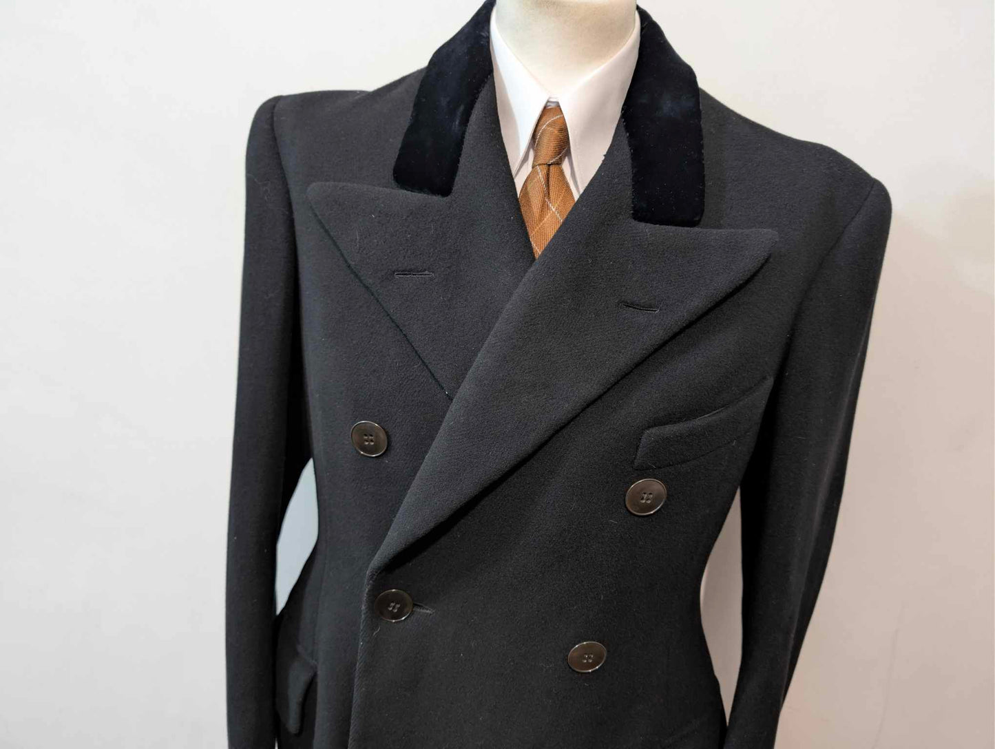 Gefährlicher Chesterfield-Doppelmantel