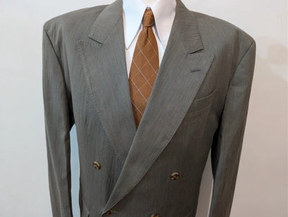 Élégant costume croisé en coton