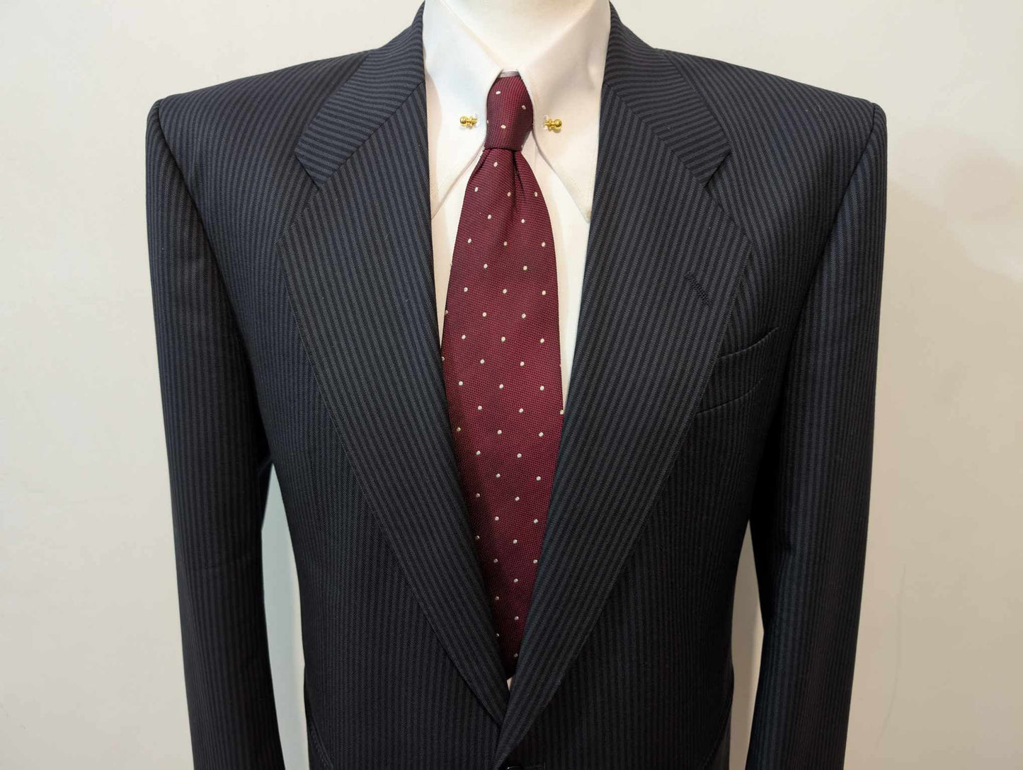 Redoutable costume bleu marine en laine