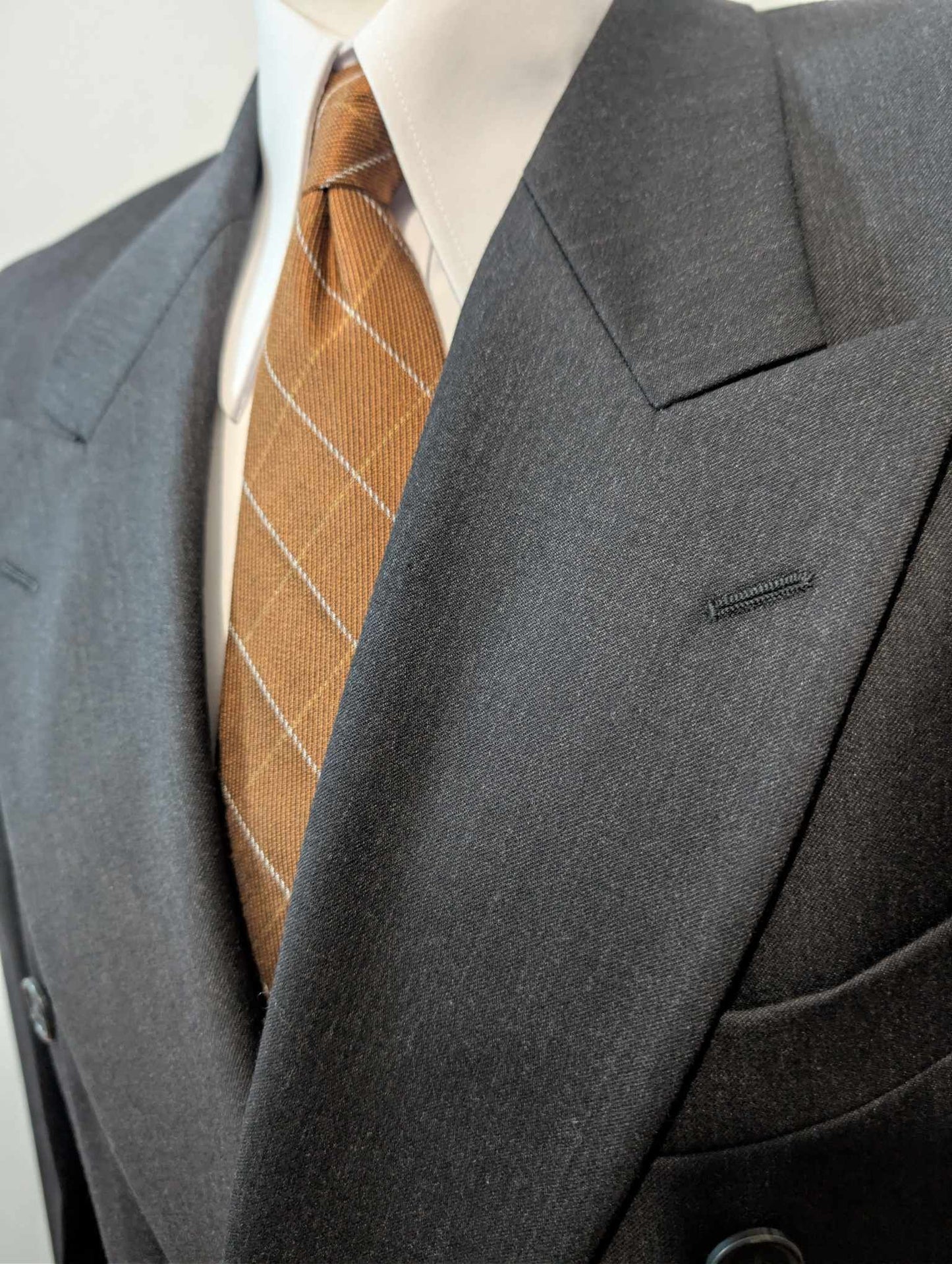 Classique costume croisé gris en laine