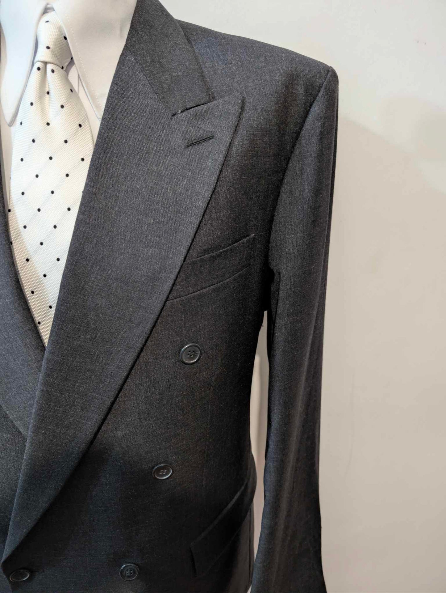 Élégant costumes croisé gris en laine froide