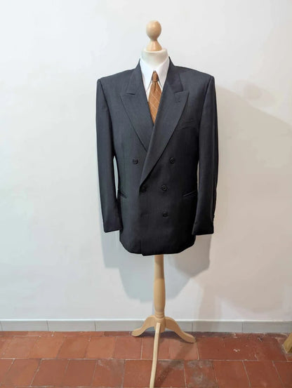 Élégant costume croisé gris en laine