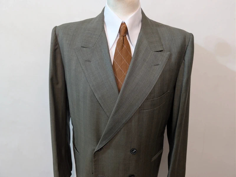 Légendaire costume croisé gris en laine