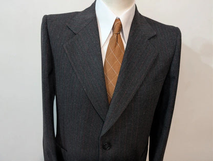 Wütendes Kreidestreifenkostüm aus schwerem Flanell