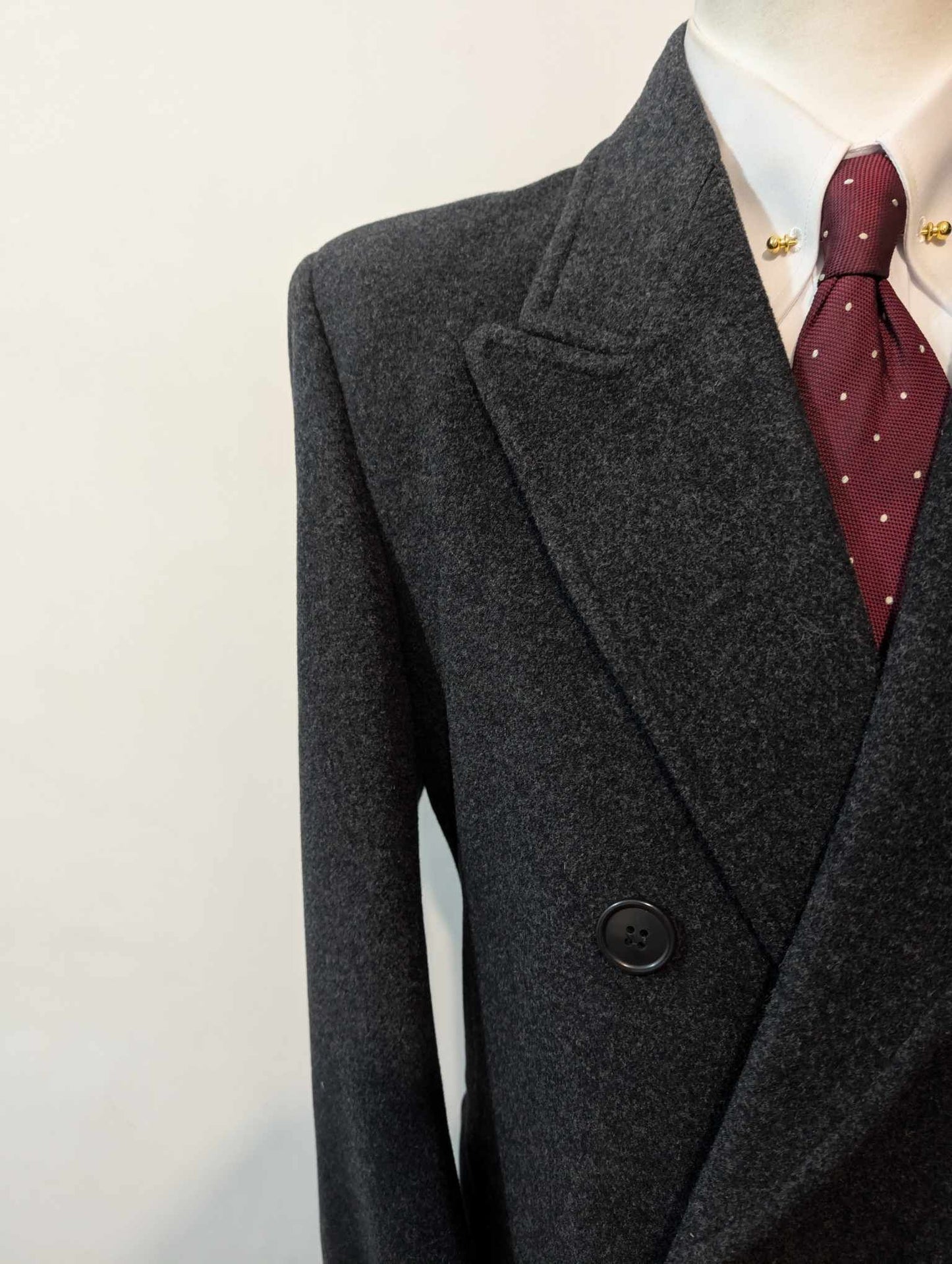 Classique manteau croisé gris en laine