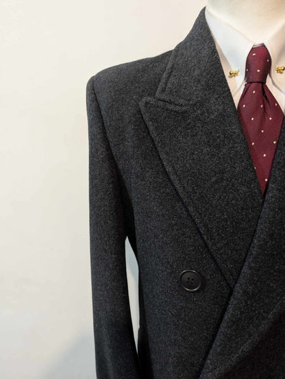 Classique manteau croisé gris en laine