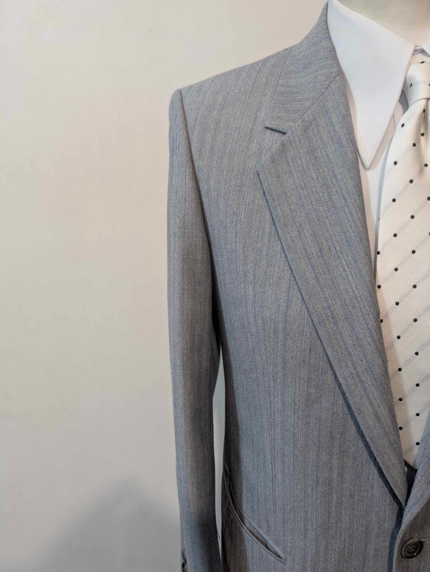Wunderschöner Nadelstreifenanzug aus Wolle