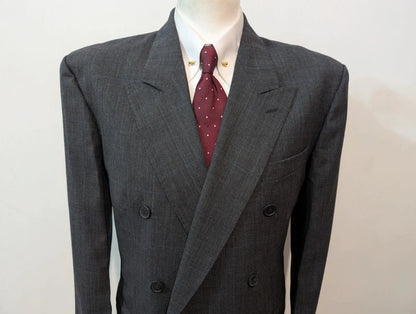 Élégant costume croisé gris en laine