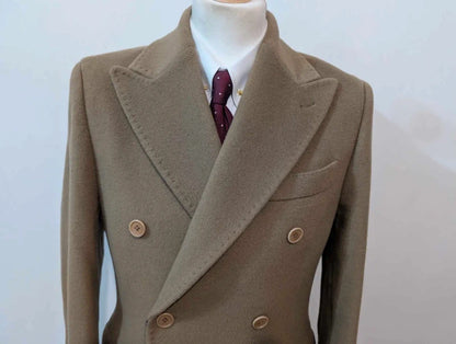 Lumineux manteau croisé camel en laine