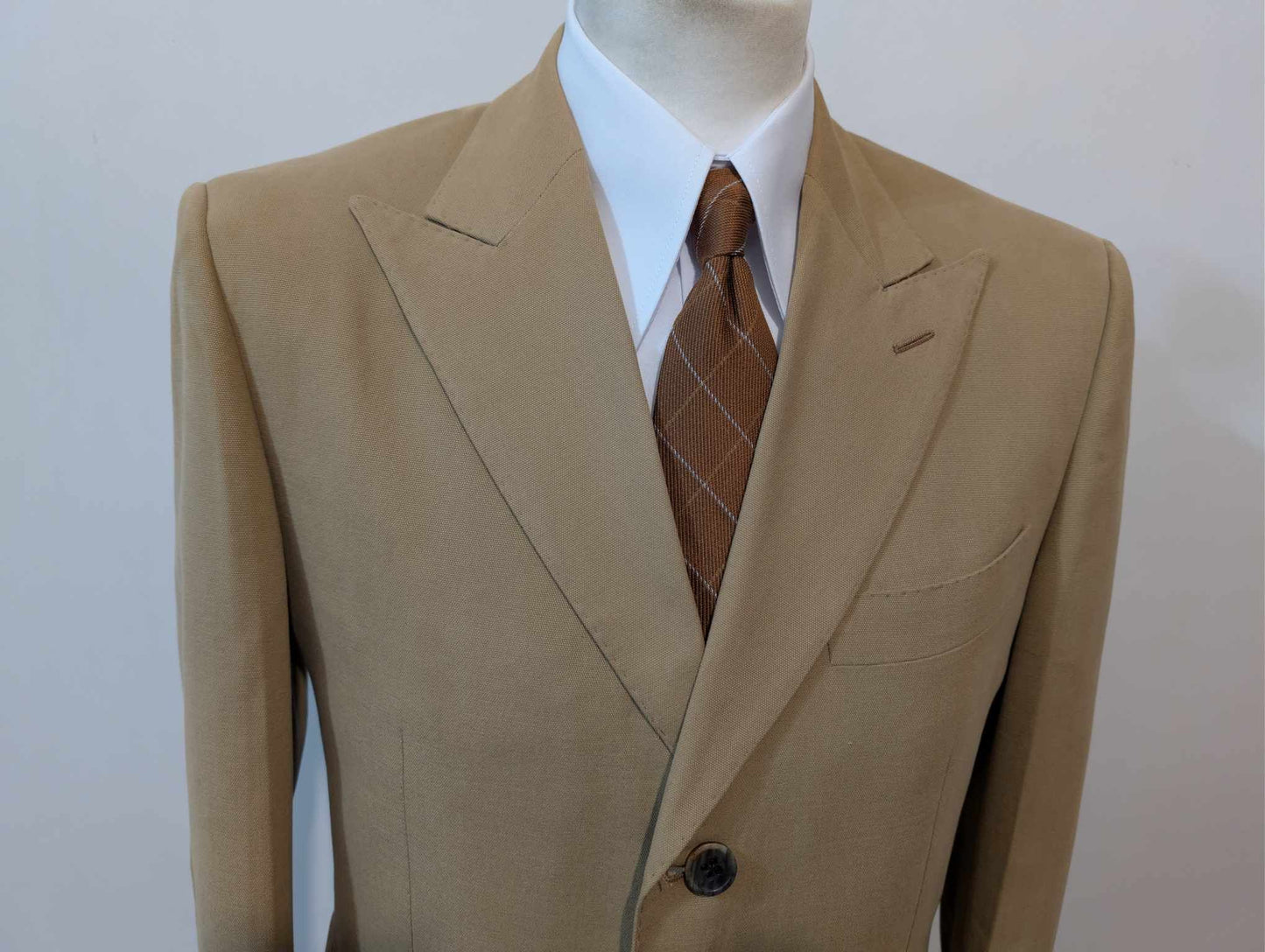 Sympathique veste de couleur marron beige en coton