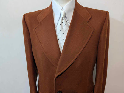 Wunderschöner roter Wollmantel